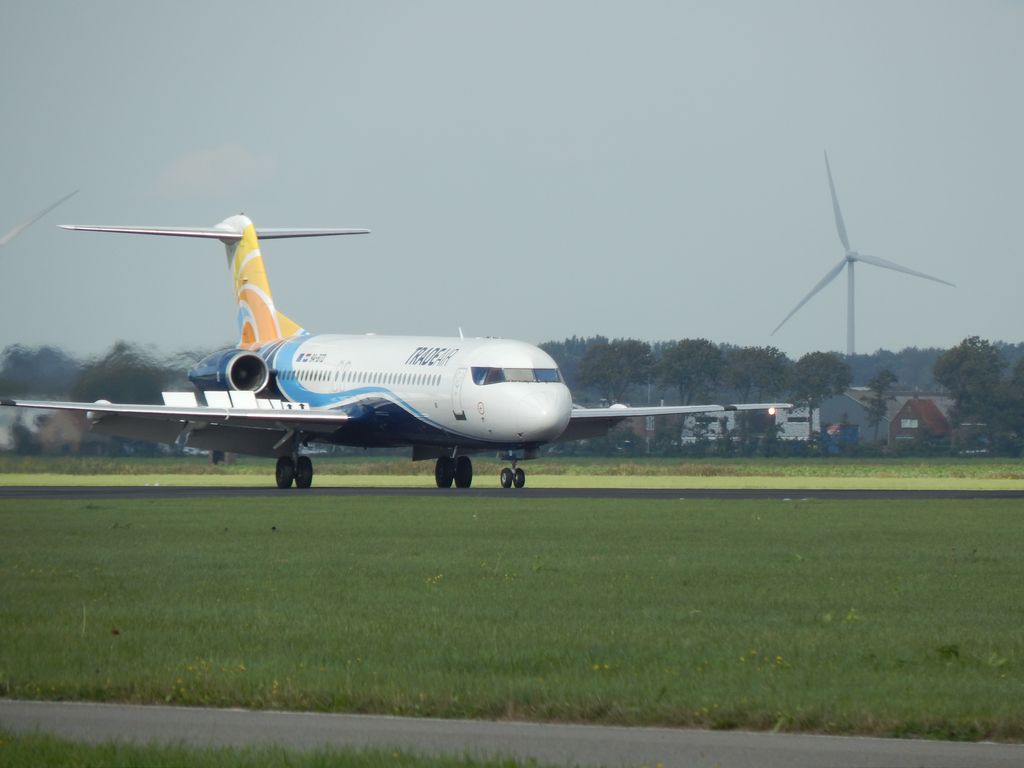 Eham_polderbaan_Fokker_100.JPG
