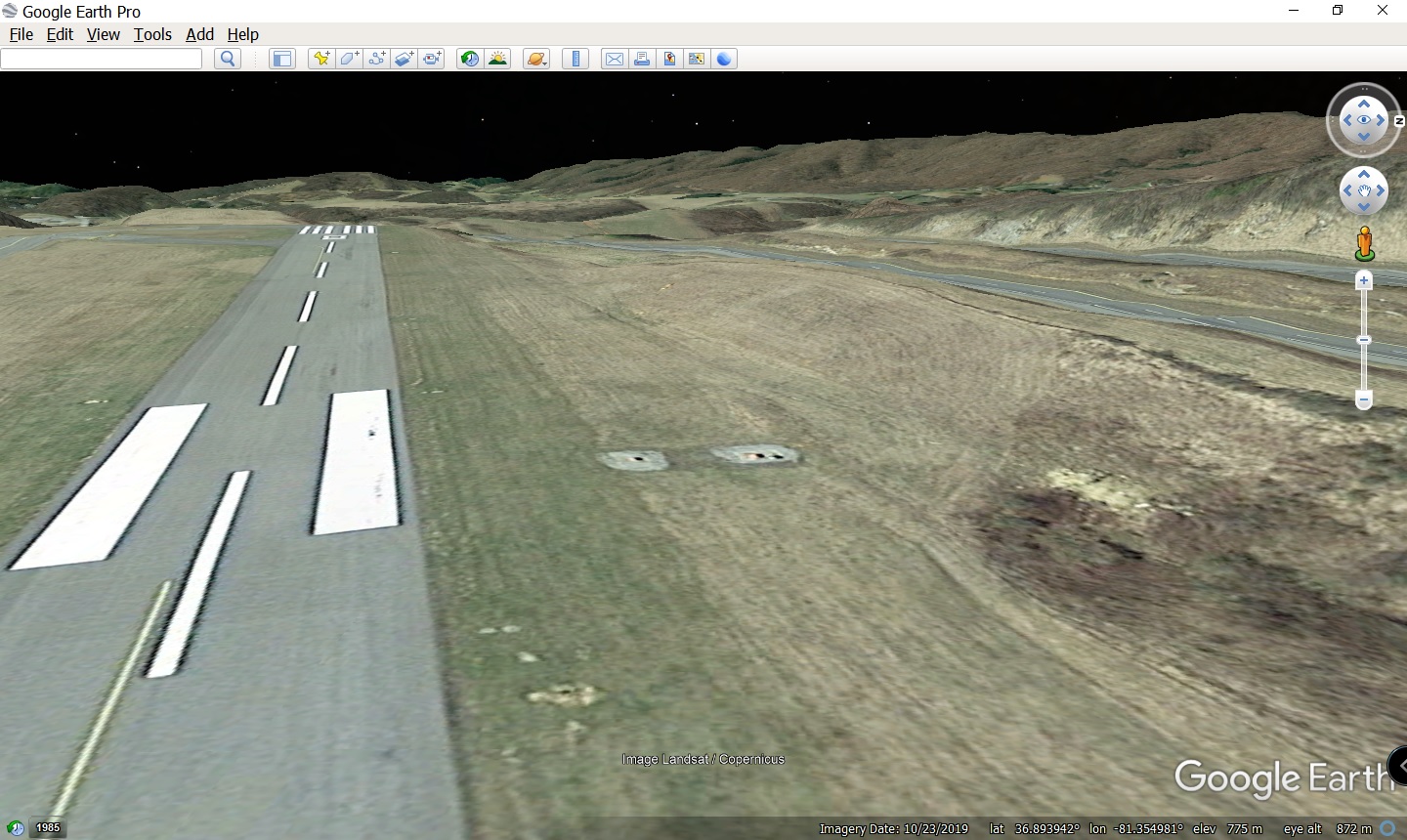 ge_kmkj_rwy-26_end-jpg.81974